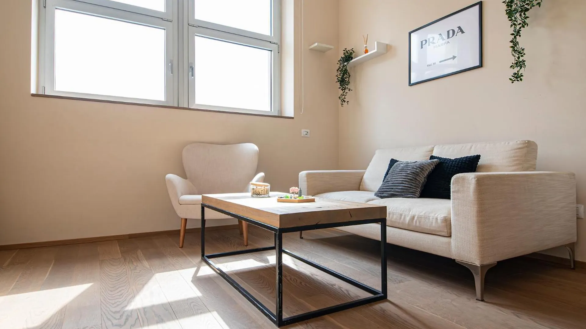 Ideal Rent - Lucini 19 ミラノ