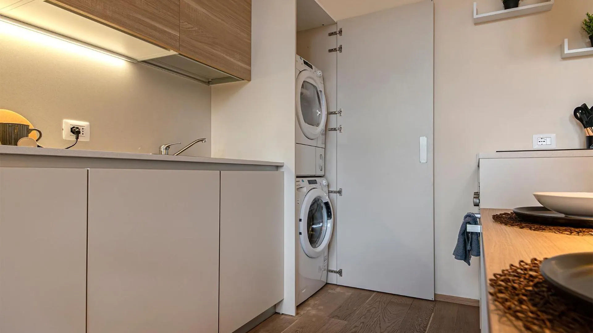 Ideal Rent - Lucini 19 ミラノ