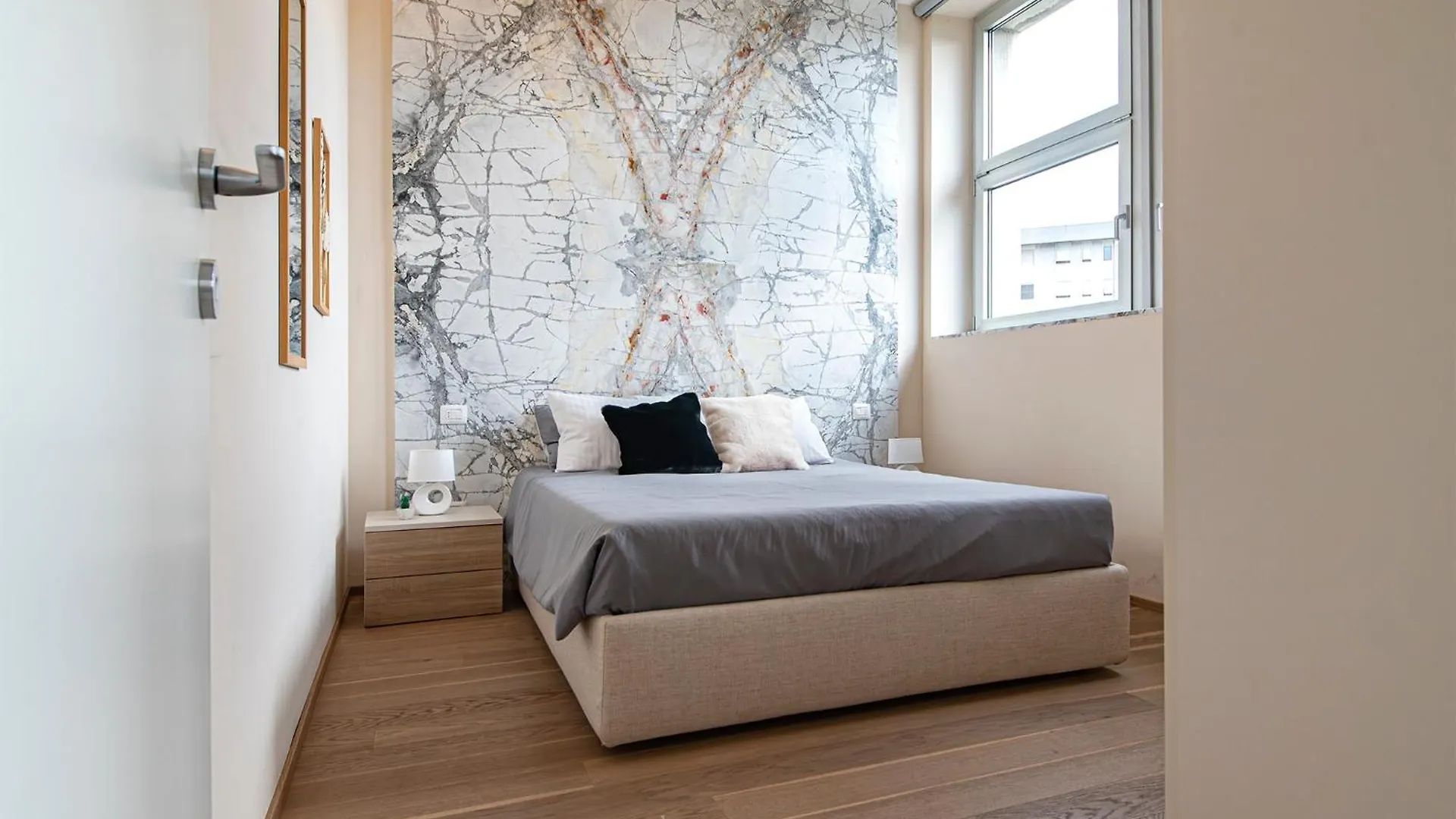 Ideal Rent - Lucini 19 Milan 0*,  Italy